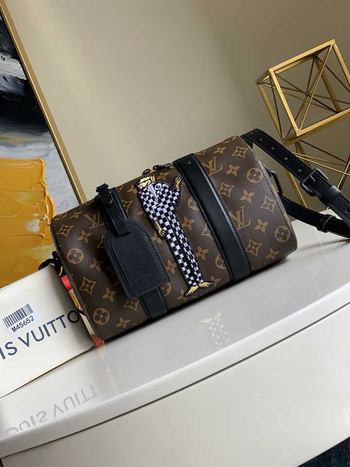 Shop Louis Vuitton Keepall Monogram 2WAY Leather Crossbody Bag Logo by  CITYMONOSHOP