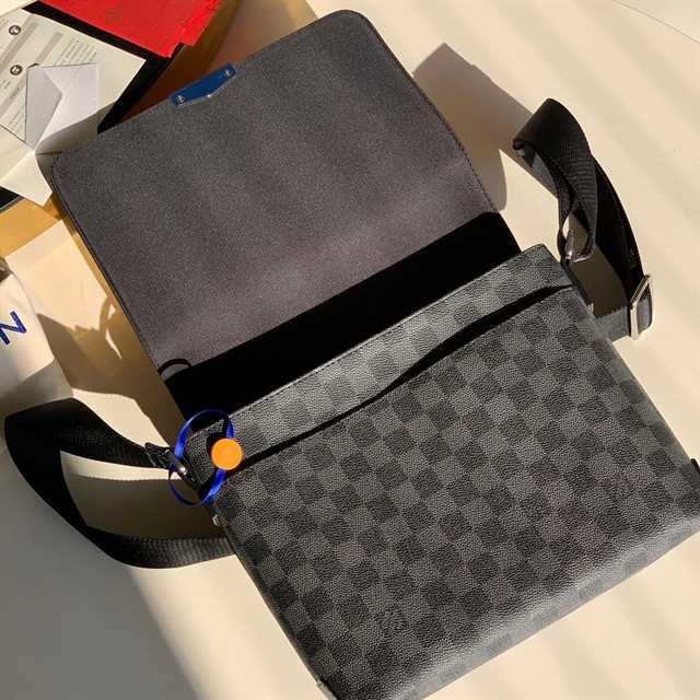 LOUIS VUITTON DISTRICT PM DAMIER GRAPHITE CANVAS N40349 - REPGOD.ORG/IS -  Trusted Replica Products - ReplicaGods - REPGODS.ORG