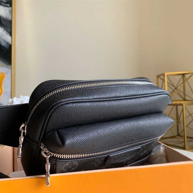 LOUIS VUITTON bum bag outdoor M30245 Taiga leather canvas Black Used mens  Noir