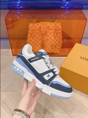 LOUIS VUITTON TRAINER SNEAKERS IN WHITE AND BLUE