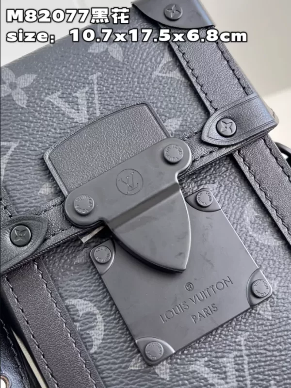 Louis Vuitton Vertical Trunk Wearable Wallet -RRG064