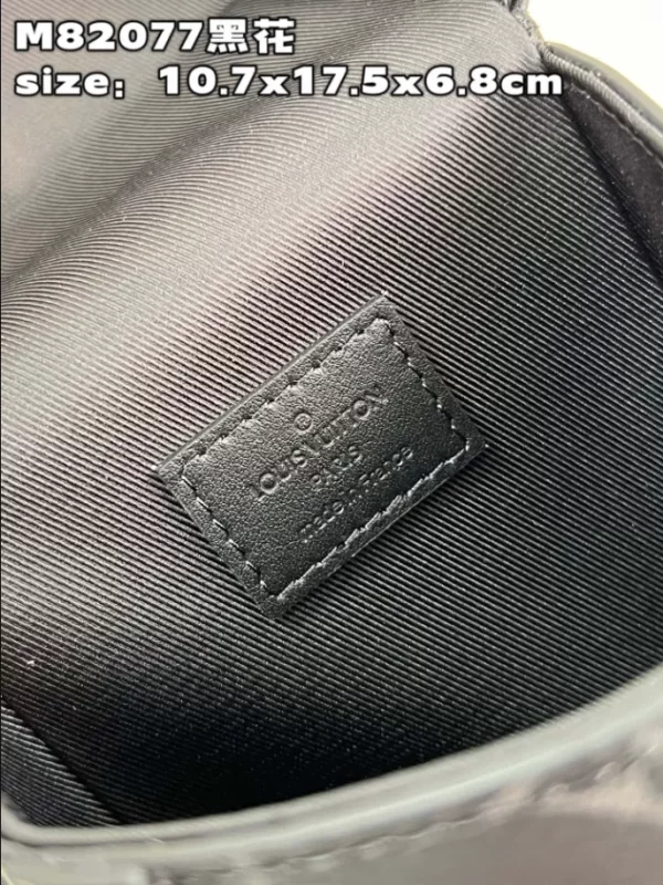 Louis Vuitton Vertical Trunk Wearable Wallet -RRG064