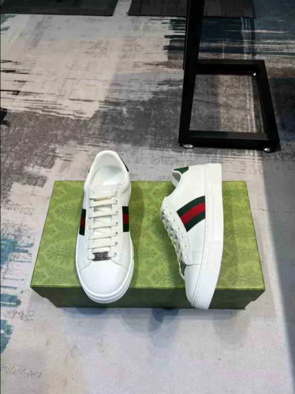 GUCCI ACE LEATHER SNEAKER WITH GREEN CROCODILE - GC229